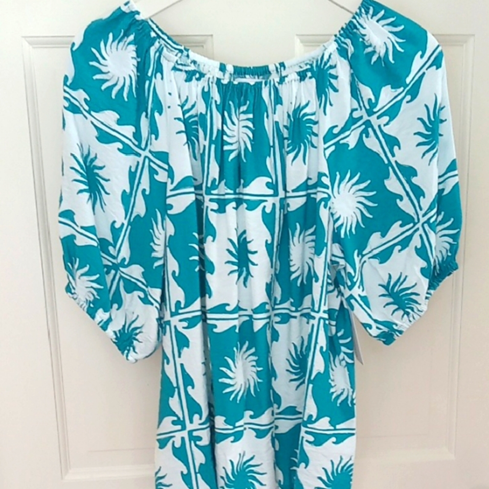 NWT.  AQUA AND WHITE BRIGHT AND BEAUTIFUL SHORT SLEEVE BLOUSE BY SONOMA - LARGE